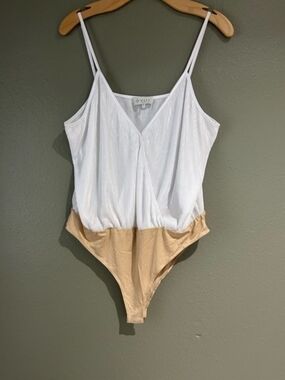 Wayf | V-Neck Bodysuit